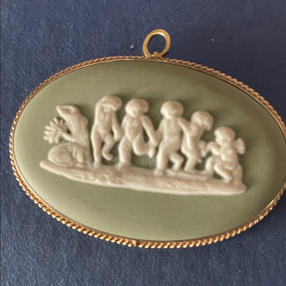 Wedgwood  Carved Green and Gold Brooch.